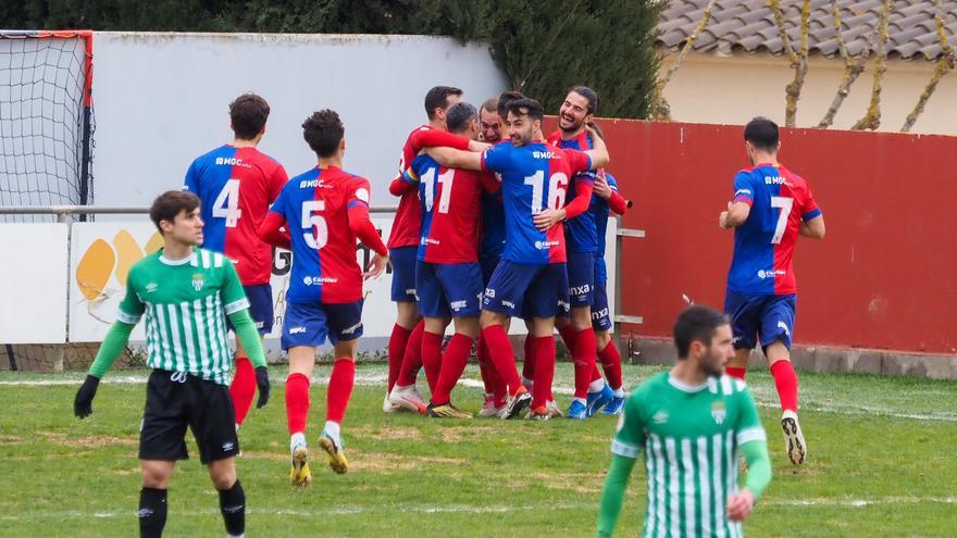 Un Olot de capicua s&#039;emporta el derbi amb el Peralada (0-2)