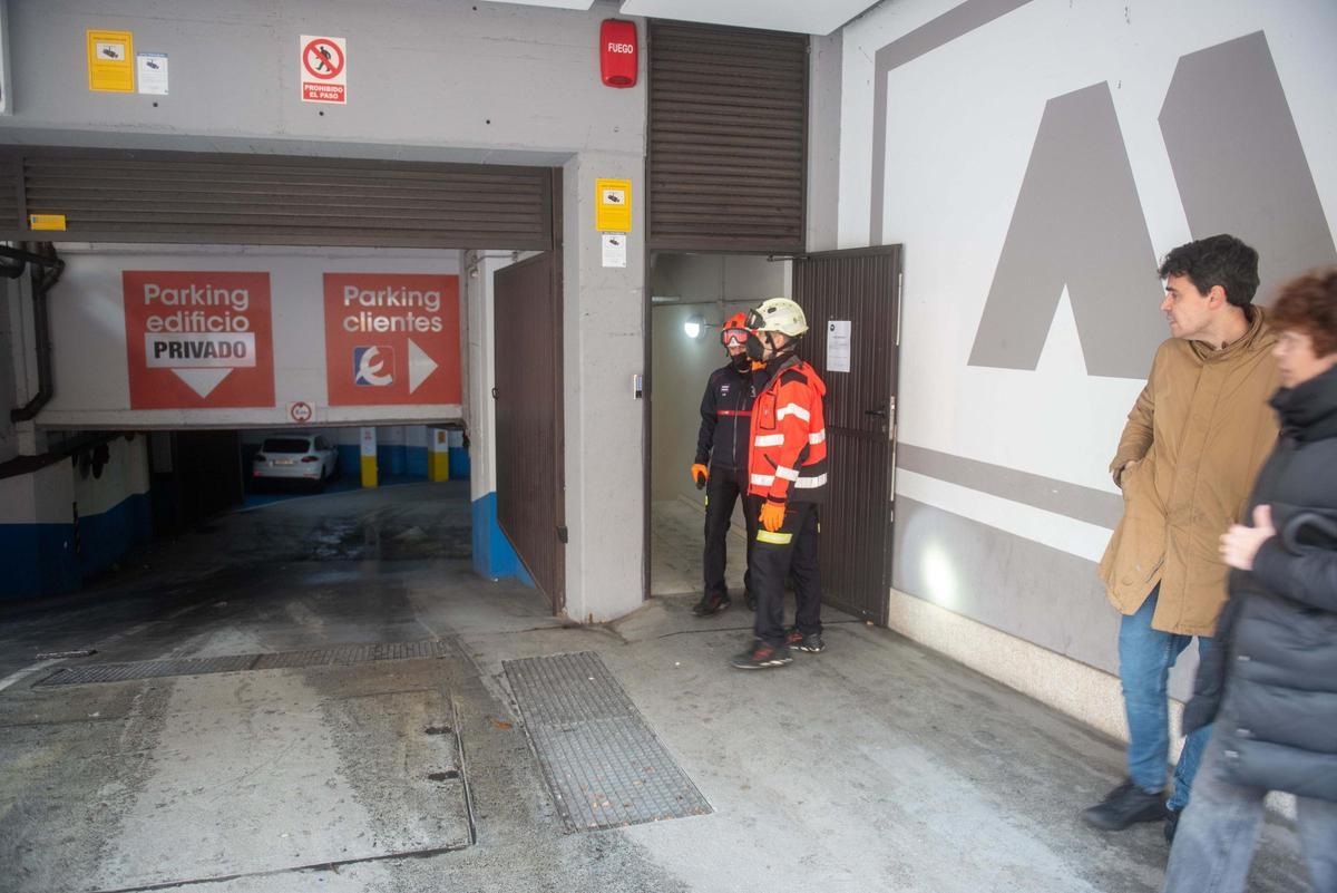 El incendio en un garaje en A Coruña que alarmó a los vecinos: "Ha sido una noche espeluznante"