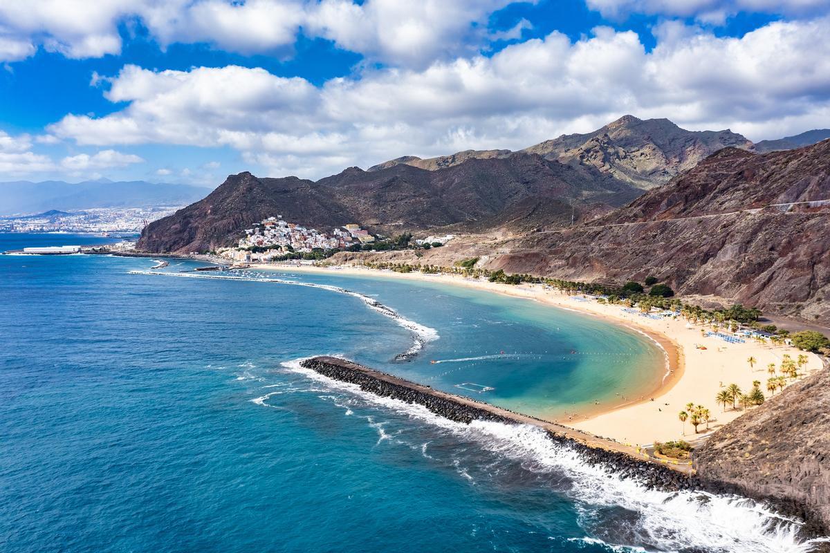 La playa de Las Teresitas en Santa Cruz de Tenerife