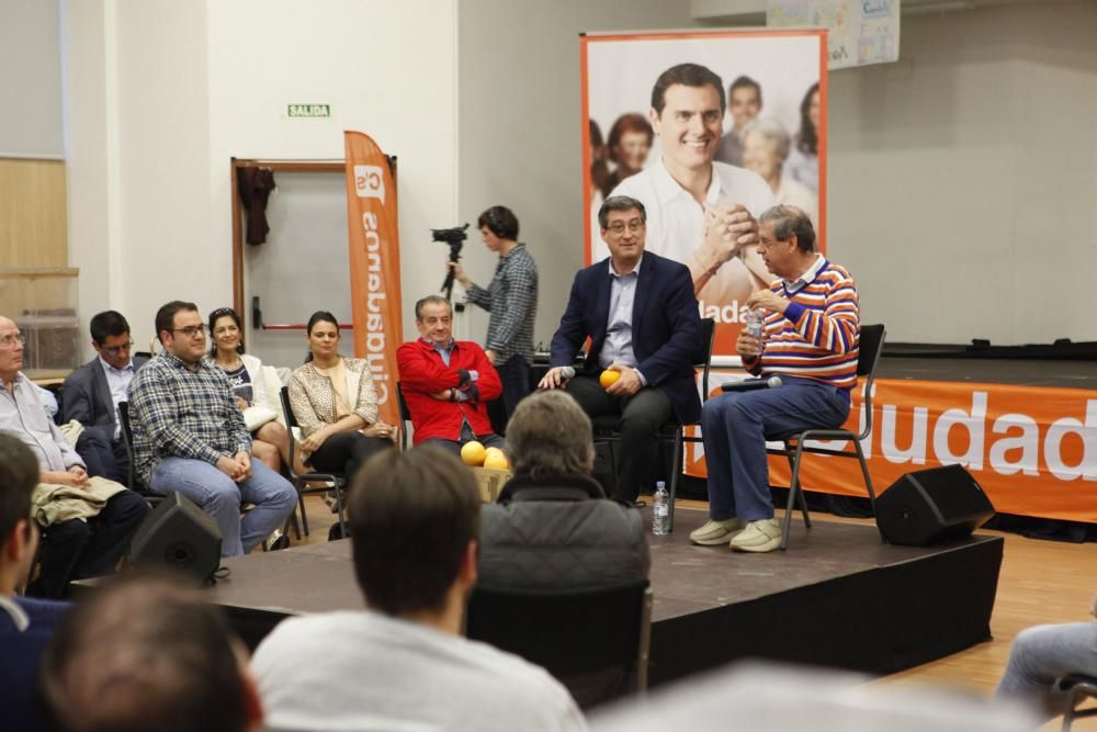 Ignacio Prendes y Francisco Sosa Wagner en el cierre de campaña de Ciudadanos en Asturias