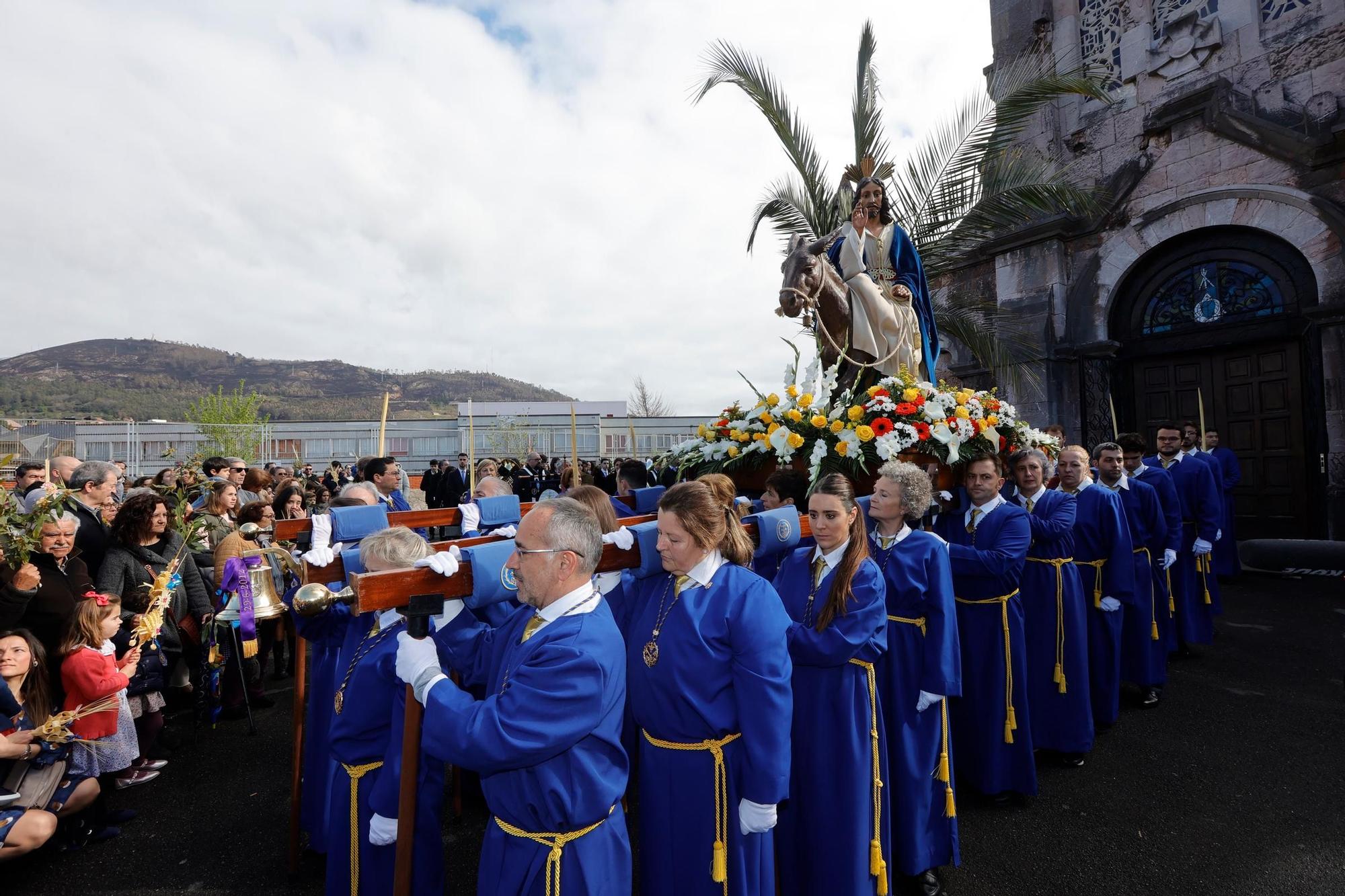 Procesión de La Borriquilla en San Pedro de los Arcos (Oviedo).
