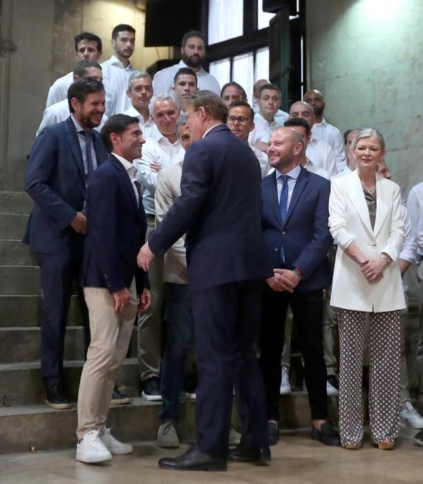 Así han sido las celebraciones del Valencia CF en la Basílica, Generalitat y ayuntamiento