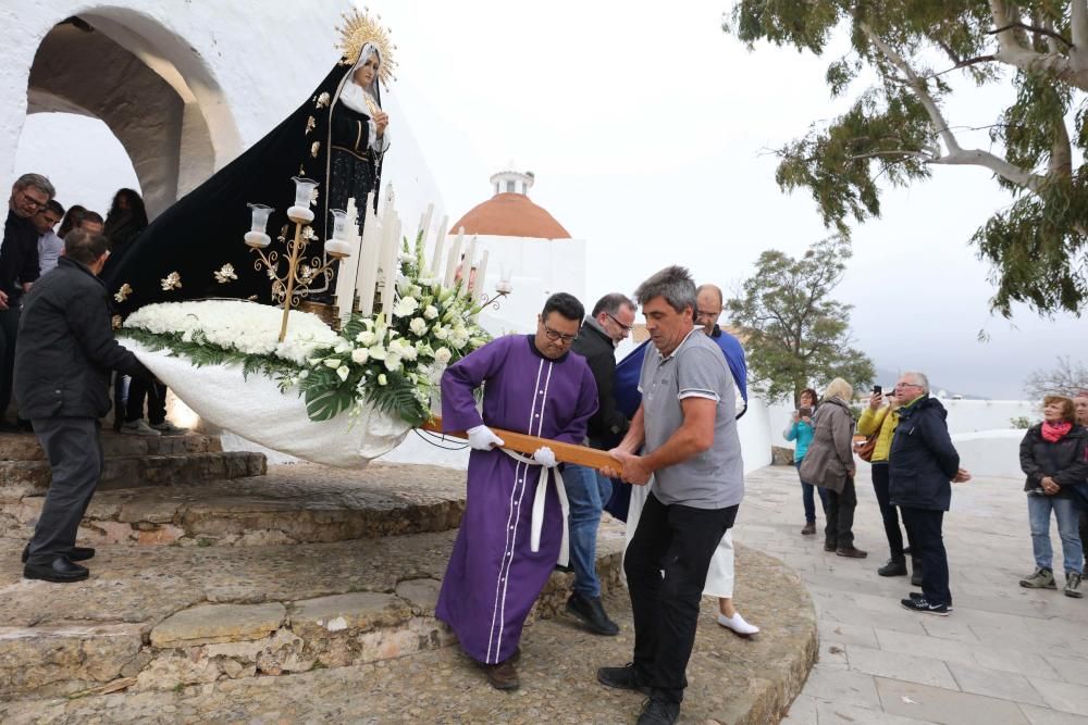 Con más incertidumbre de la esperada en un primer momento, a las 20.10 horas se daba inicio a la procesión