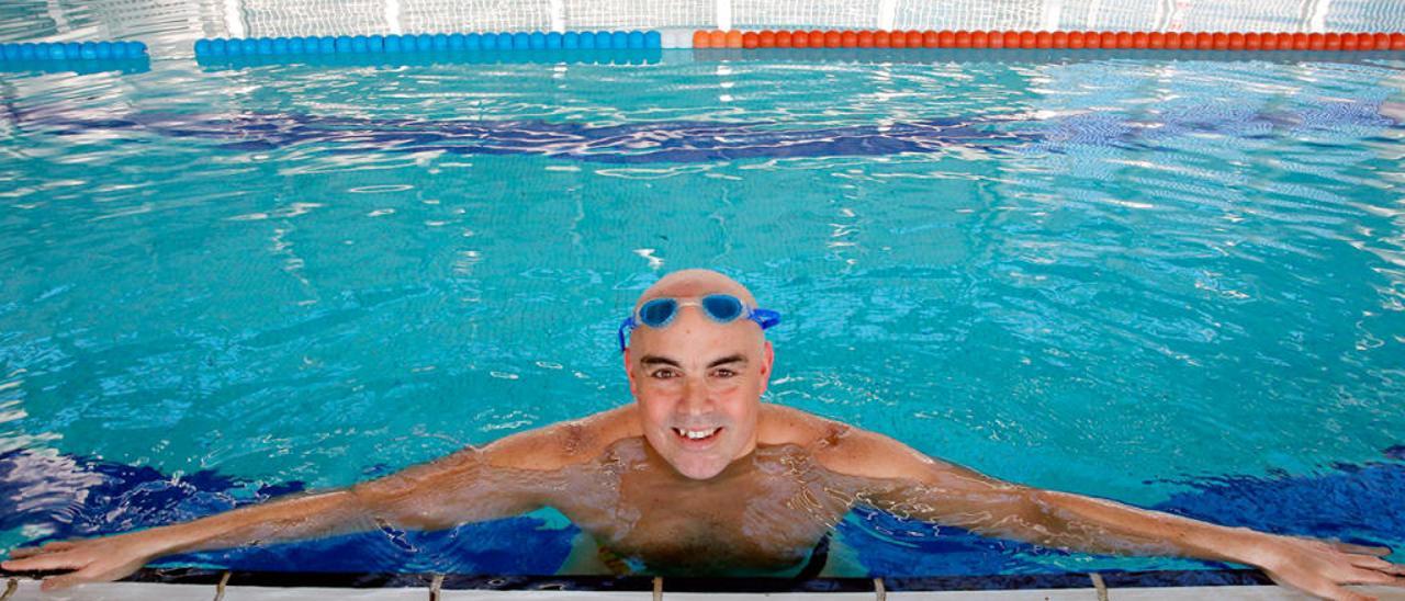 Aitor de Luis, en un entrenamiento en la piscina del Cuvi // Marta G. Brea