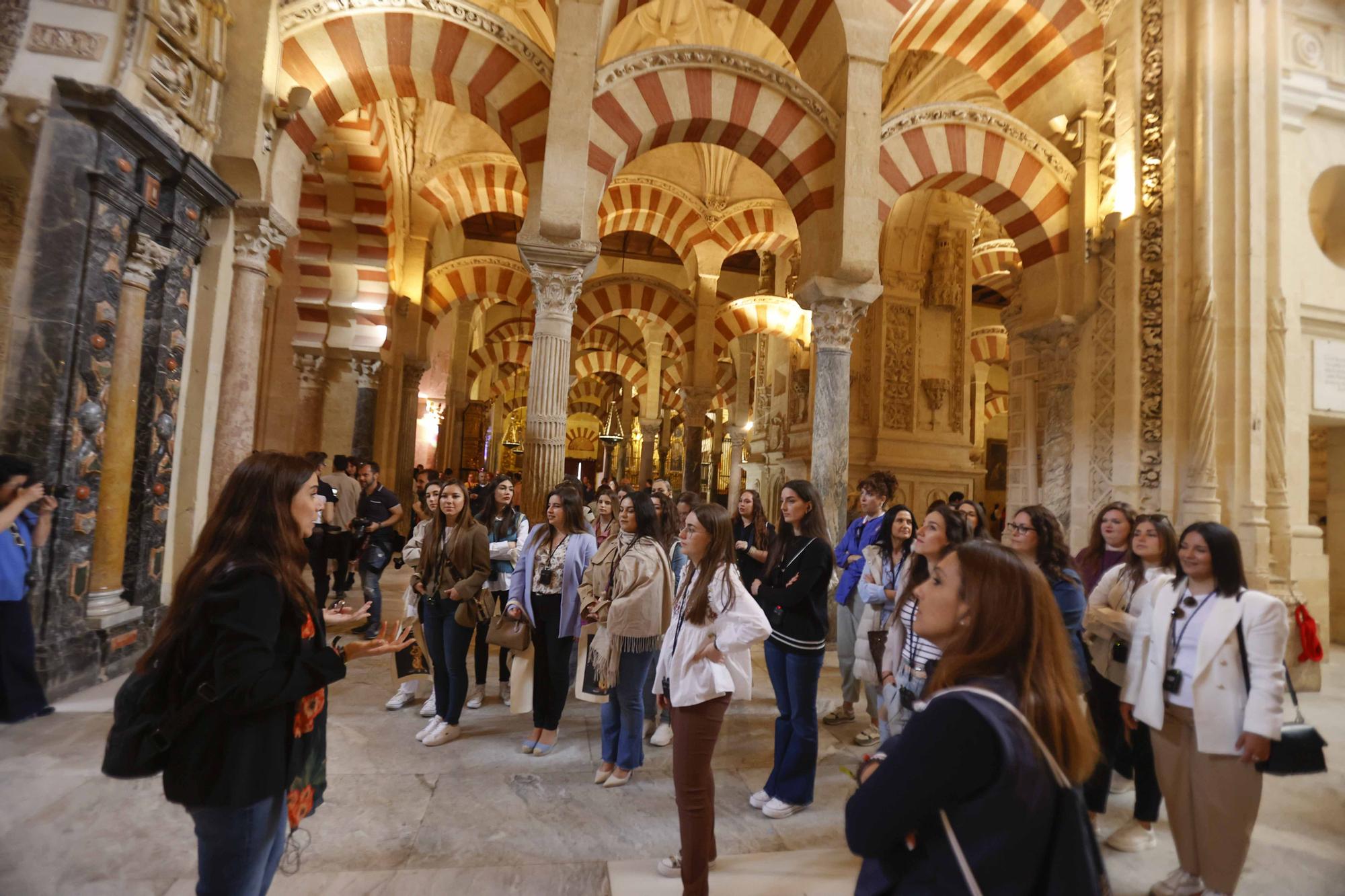 Visita a la Mezquita de las bellezas de las Hogueras de Sant Joan