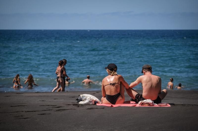 Abre la playa del Bollullo, en La Orotava