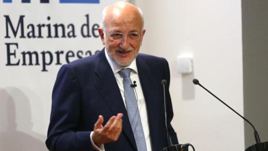 Juan Roig, esta mañana, durante la inauguración de Marina de Empresas, en el Puerto de Valencia.