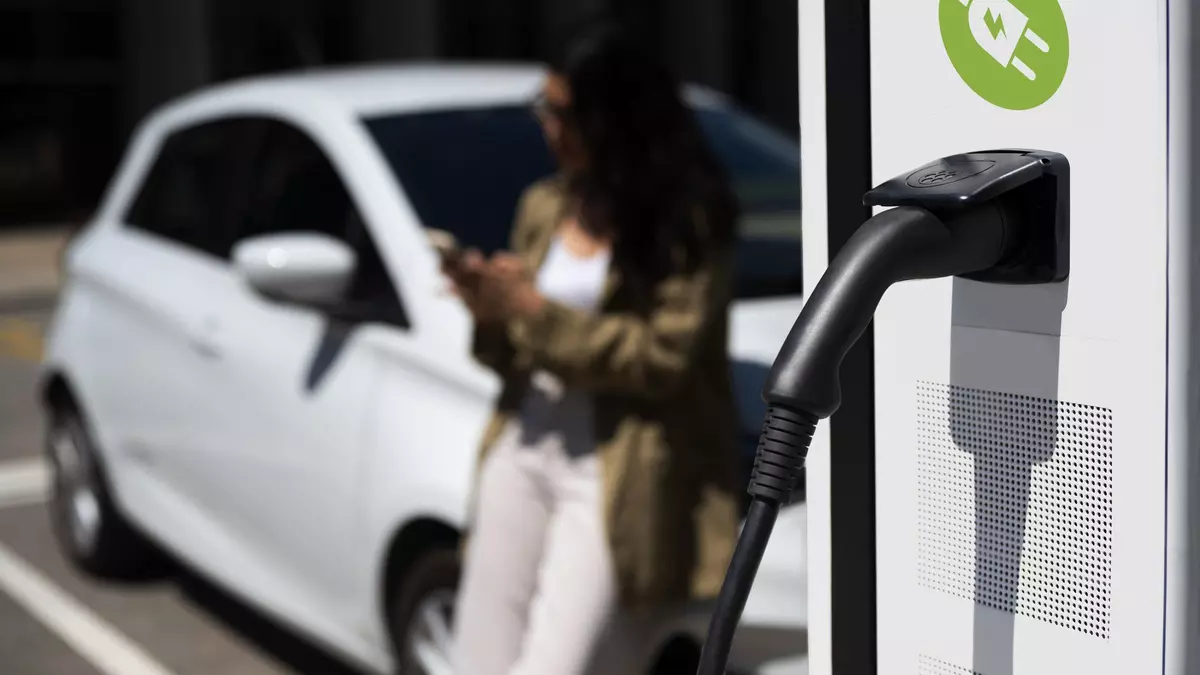 ¿Cómo puedes instalar un cargador para tu coche eléctrico?