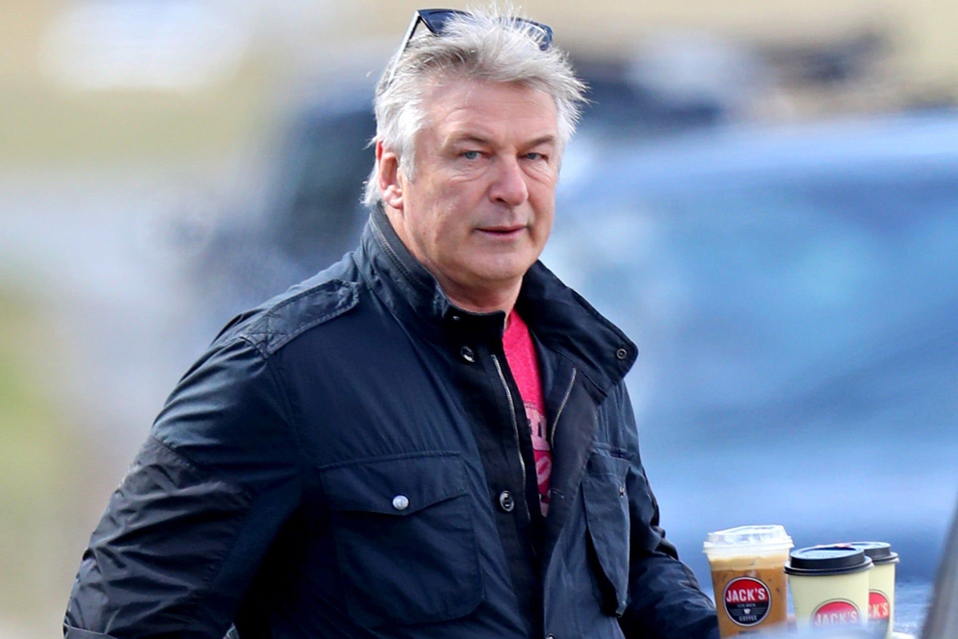 Alec Baldwin por la calle