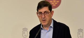 El consejero de Murcia y otros altos cargos de la Consejería de Salud se ponen la vacuna contra el covid