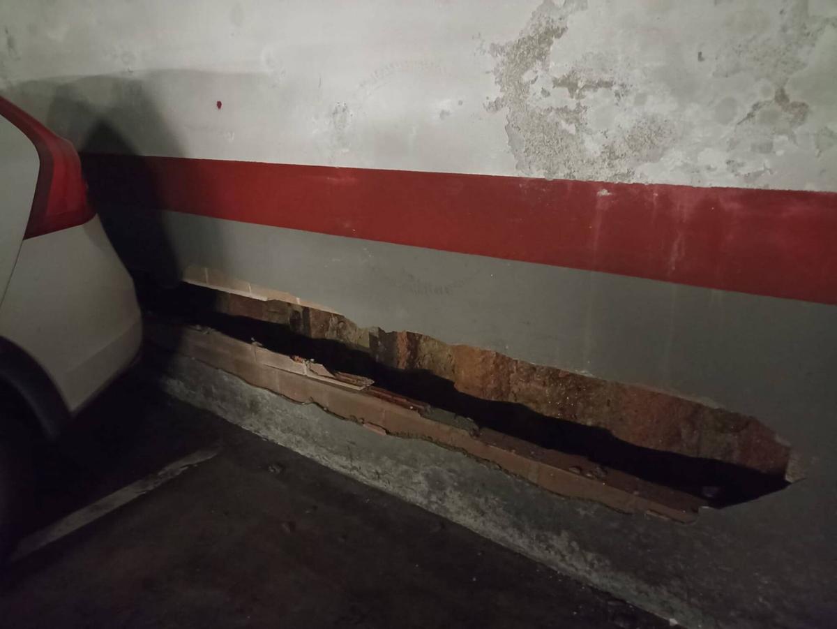 Quejas por el estado del parking de la Plaza de la Constitución (Zamora)
