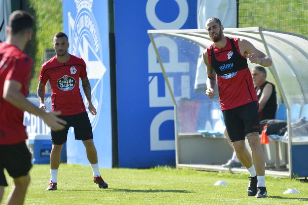 Entrenamiento del Deportivo a una semana del debut