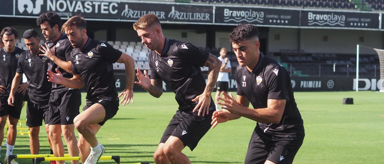 Entrenamiento en el Estadio Castalia con varios de los nuevos fichajes.