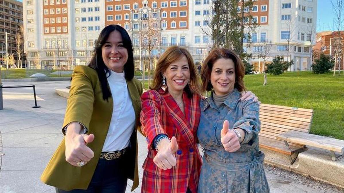 Las candidatas a la Alcaldía de las capitales de provincia, Lorena Orduna, Natalia Chueca y Emma Buj.