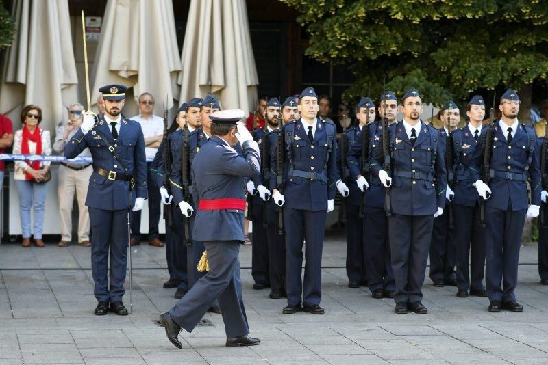 Izado de bandera por el Día de las Fuerzas Armadas