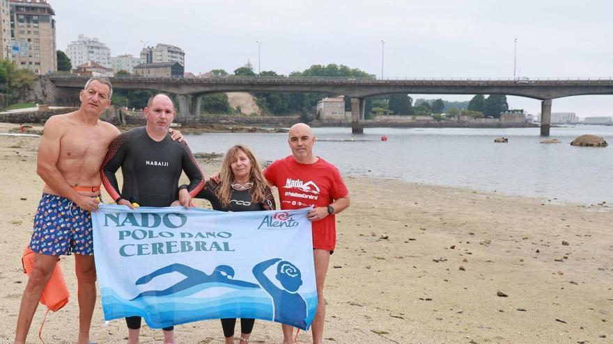 El mar de la vida: dos nadadores vigueses, tras sufrir un ictus
