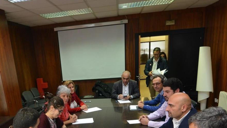 Reunión constituyente de la comisión del PXOM. Gustavo Santos