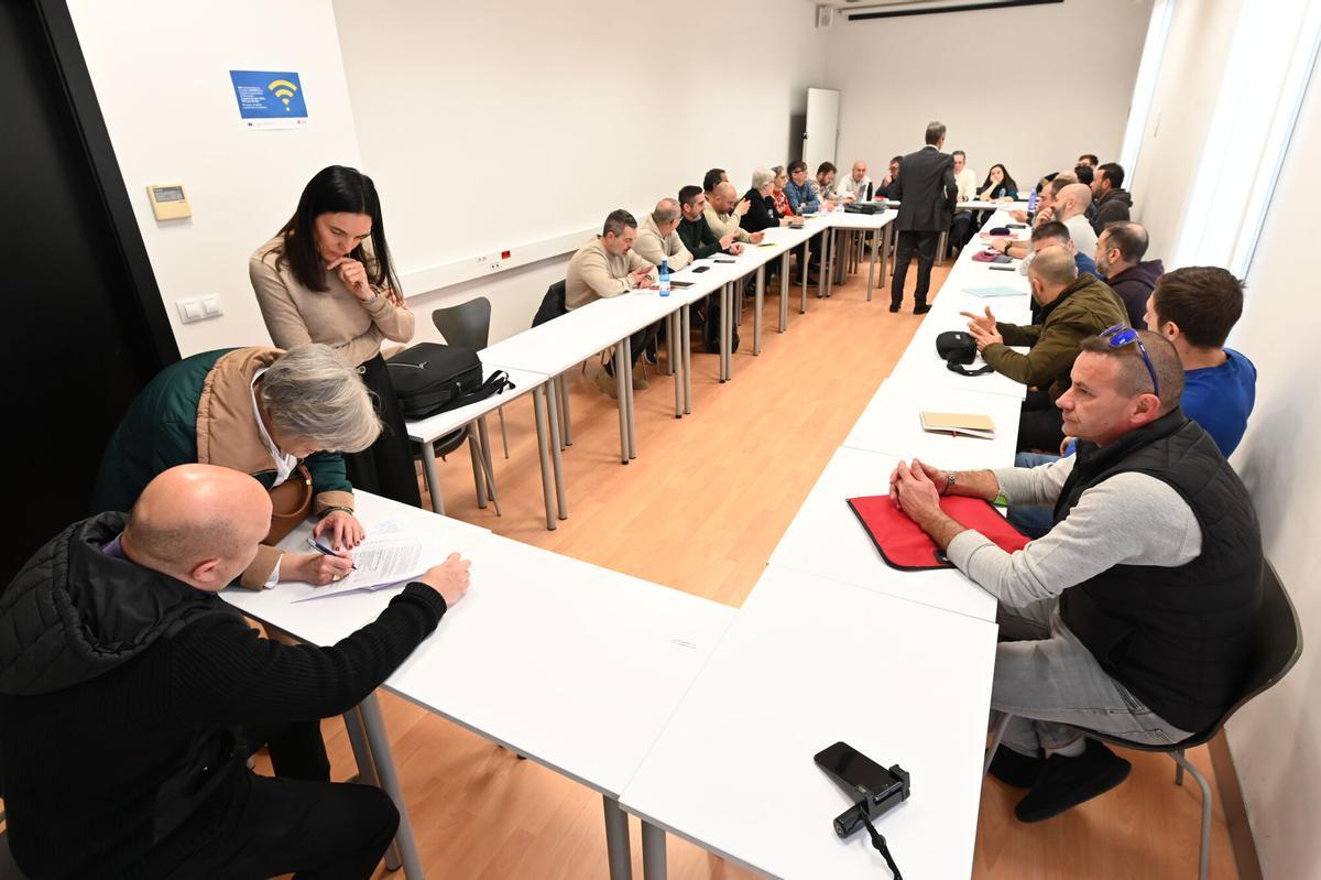 Constitución de la mesa negociadora.