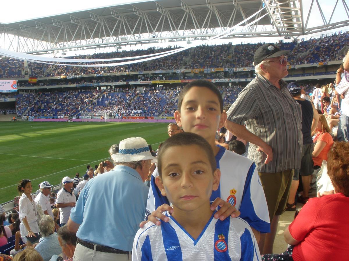 Ramon Terrats, en el estadio de Cornellà-El Prat como aficionado del Espanyol