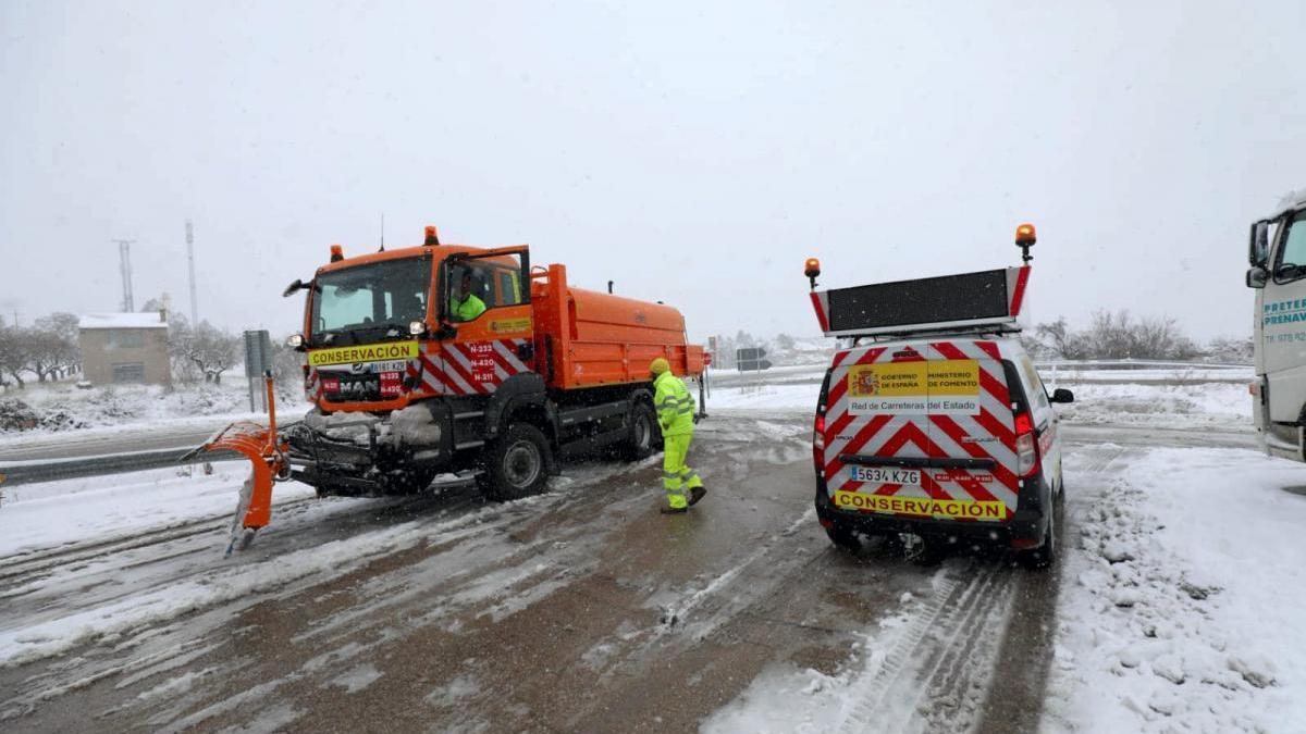 Más de 700 personas siguen trabajando en Aragón en las labores de emergencia por la borrasca &#039;Gloria&#039;