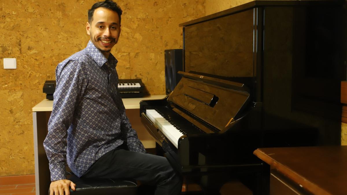 El compositor venezonalo Jorge E. Díaz Palma es el único músico entre los residentes de este año.