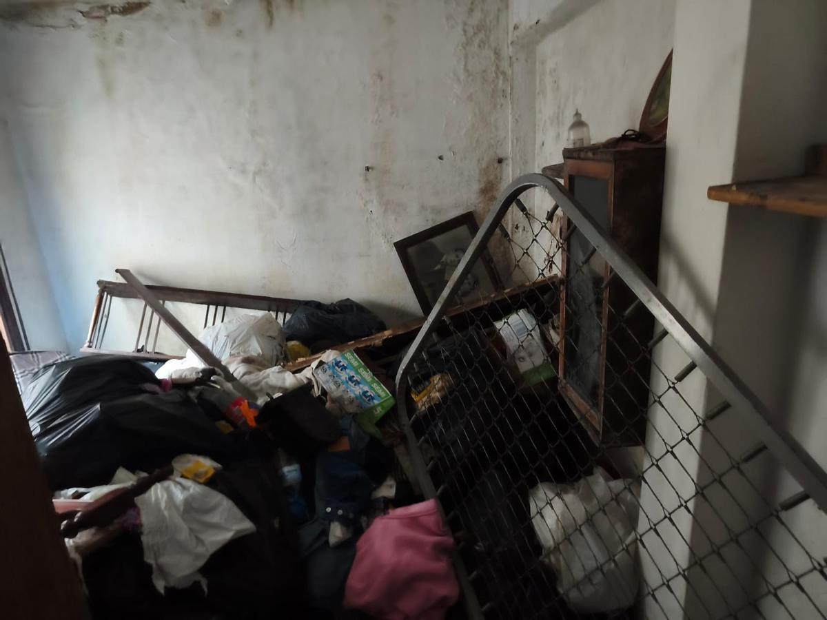 La casa de María en Moaña tras mes y medio de okupación