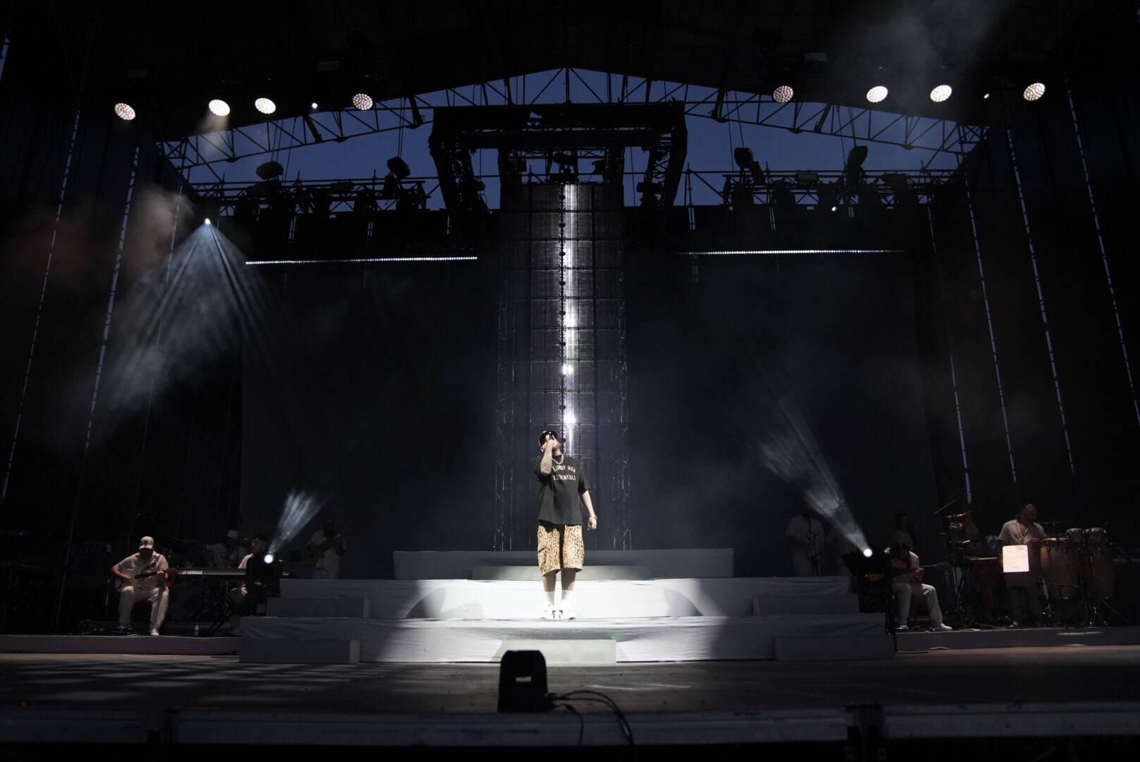 Maka 'cura cicatrices' a 3.000 personas en el recinto ferial de Badajoz