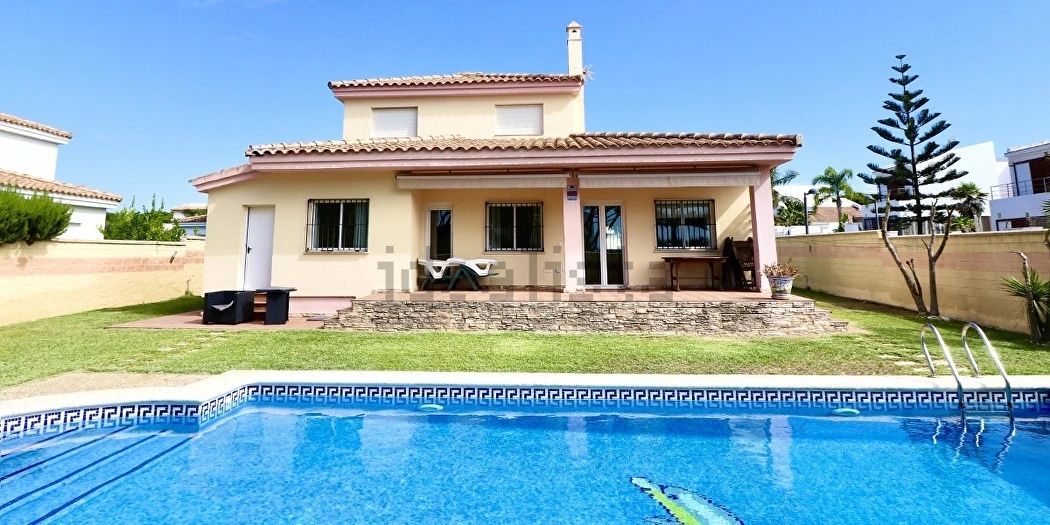 El espectacular chalet de Lucas en Cádiz