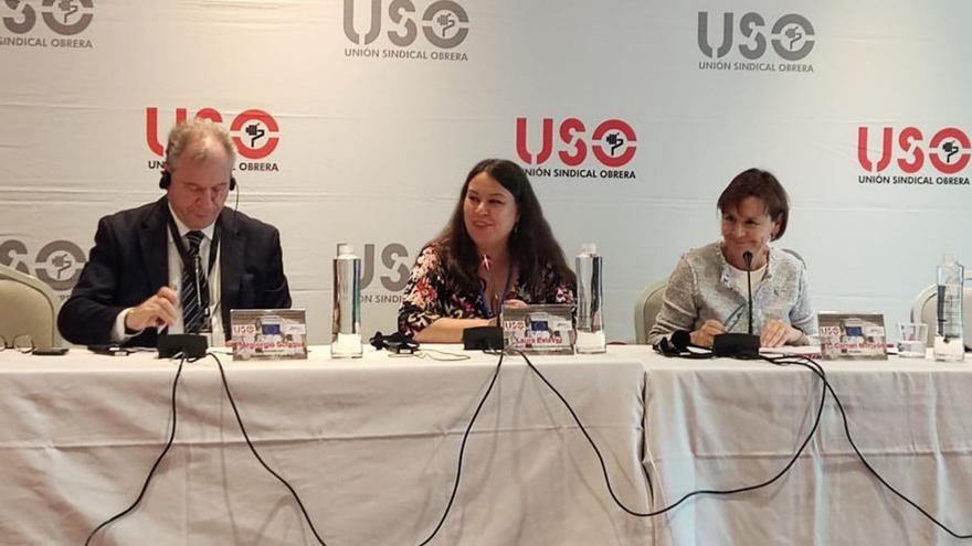 Por la izquierda, Piergiorgio Sciacqua, Laura Estévez y Carmen Moriyón, ayer, durante la inauguración del seminario.