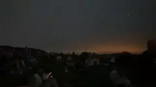 El monte de San Pedro de A Coruña, entre las nubes durante el eclipse: “Es la naturaleza, tienes que darle una oportunidad”