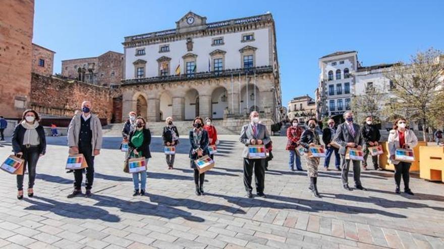 Cáritas abre la primera tienda de ropa de segunda mano