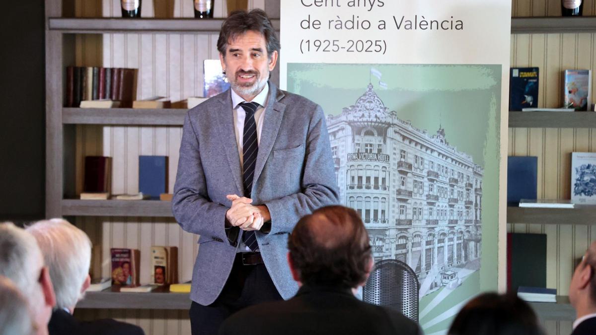 Acto de celebración del centenario de la radio en València.