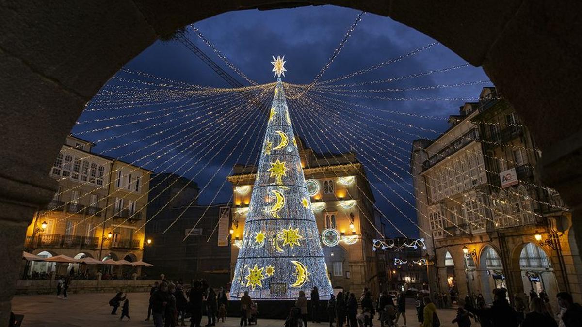 Árbol de Navidad en la plaza de María Pita de A Coruña