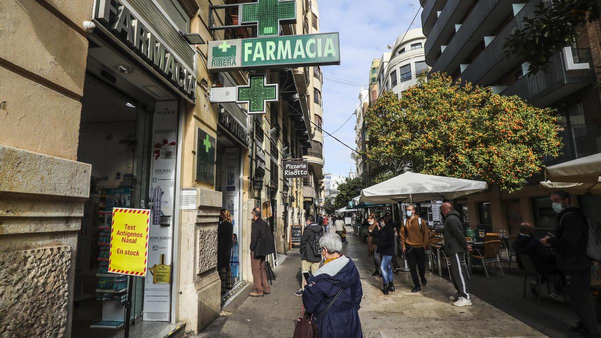 Colas farmacia de València