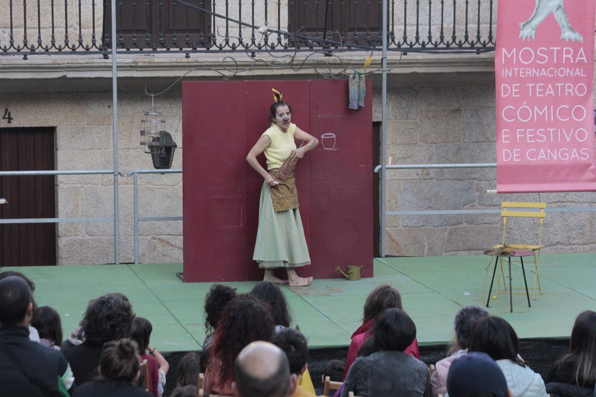 El teatro salta a la calle en Cangas