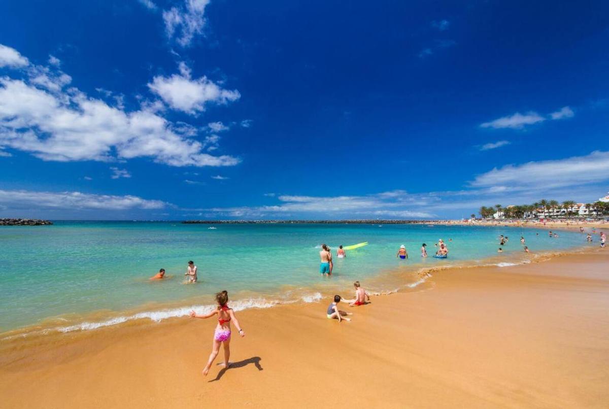 Playa de El Camisón.