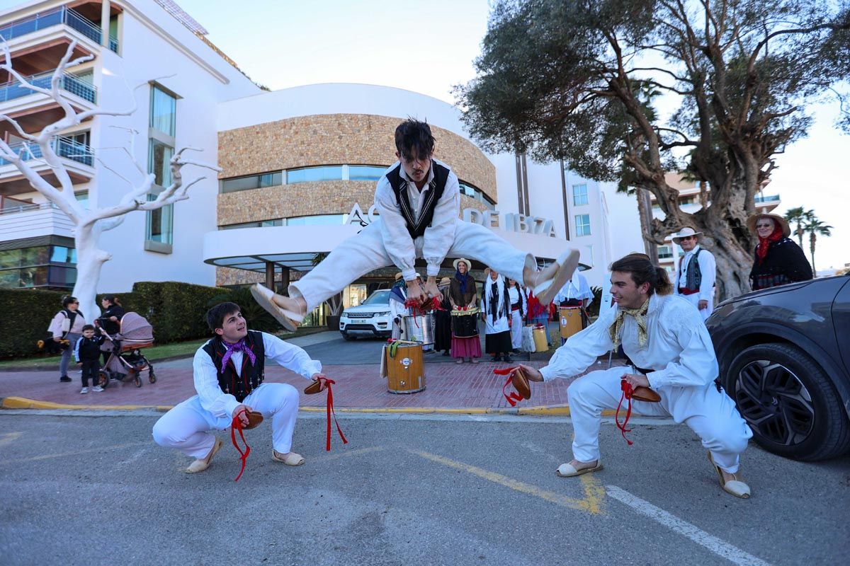 Mira aquí las imágenes de la rúa de Santa Eulària