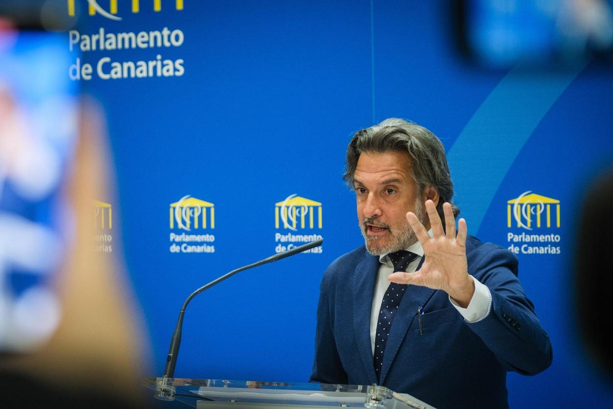 Gustavo Matos, durante la rueda de prensa de este martes para explicar su reunión con Derbah.