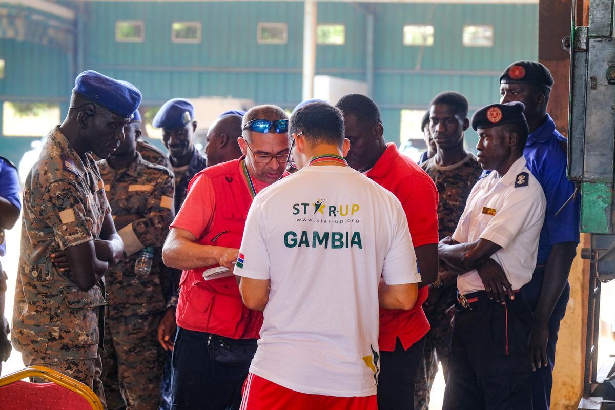 Bomberos de Lanzarote imparten un curso de primeros auxilios en Gambia