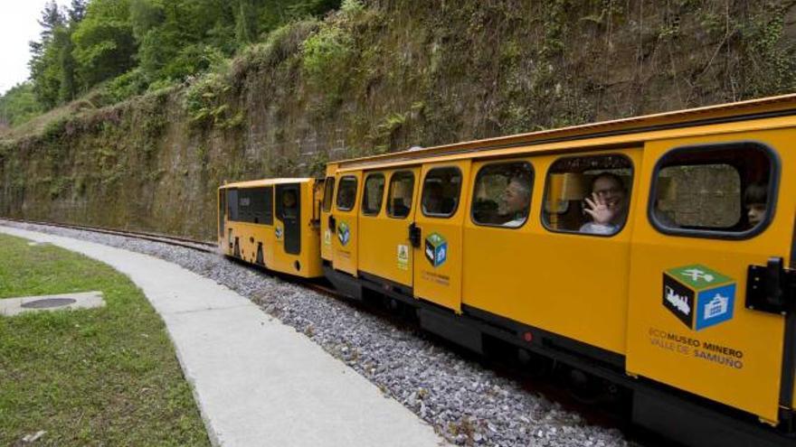 El tren minero del Ecomuseo del Valle de Samuño.