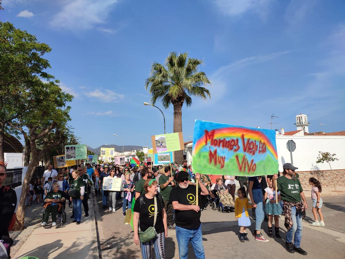Manifestación el pasado sábado en Marines Nuevo de los vecinos y vecinas de Marines Viejo para visibilizarse.