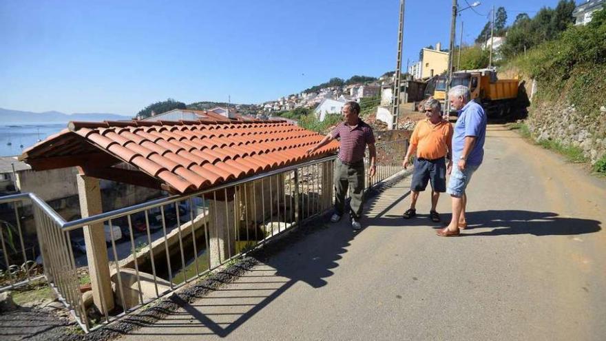 Paso del Camiño de A Granxa al lado del lavadero. // Gustavo Santos