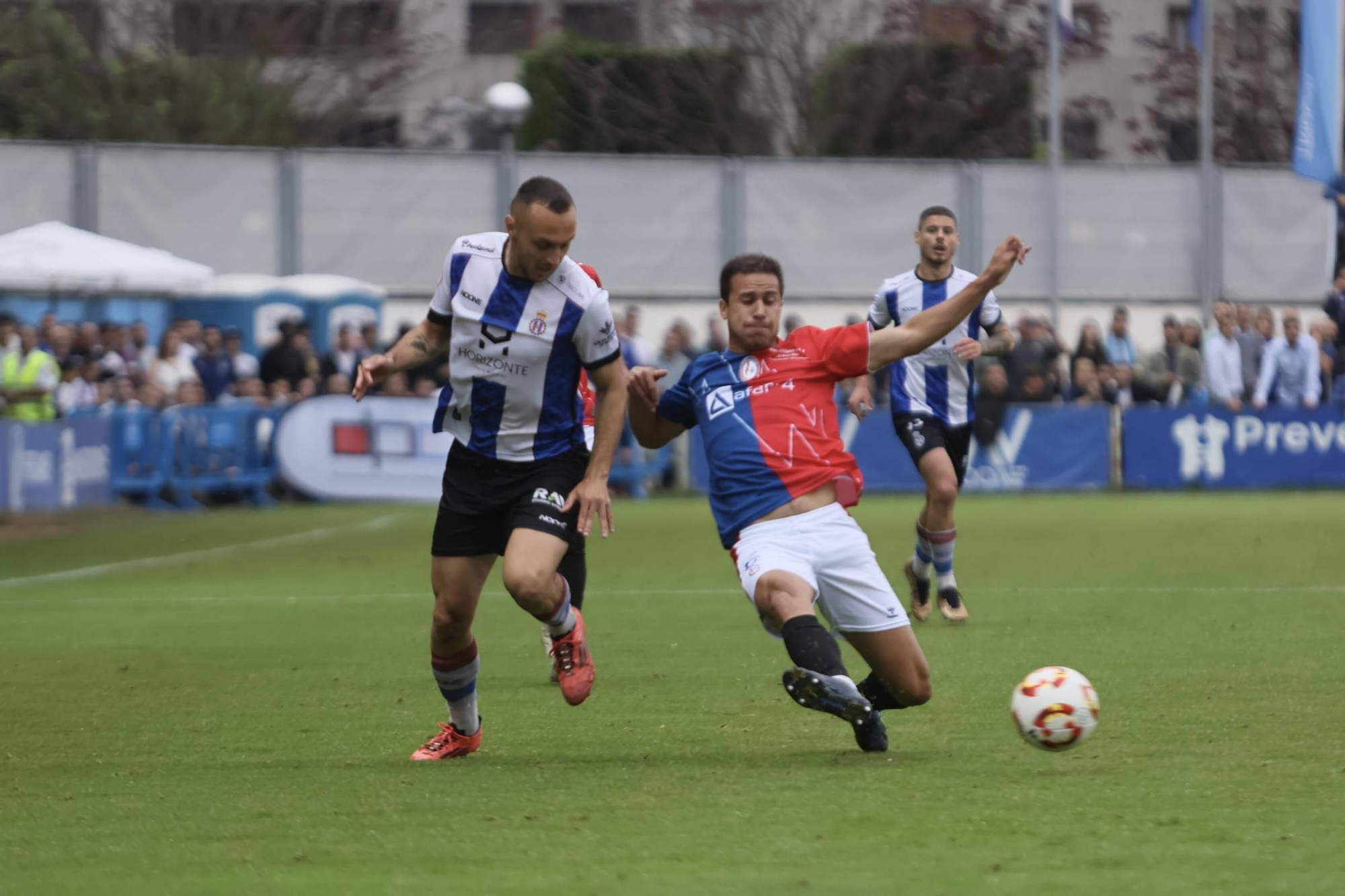EN IMÁGENES: La final por el ascenso entre Avilés y Rayo Majadahonda vivida en el Suárez Puerta