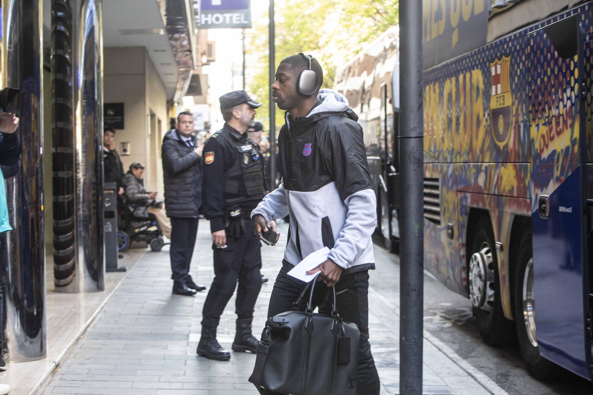 Gran expectación en Alicante por la llegada del Barça