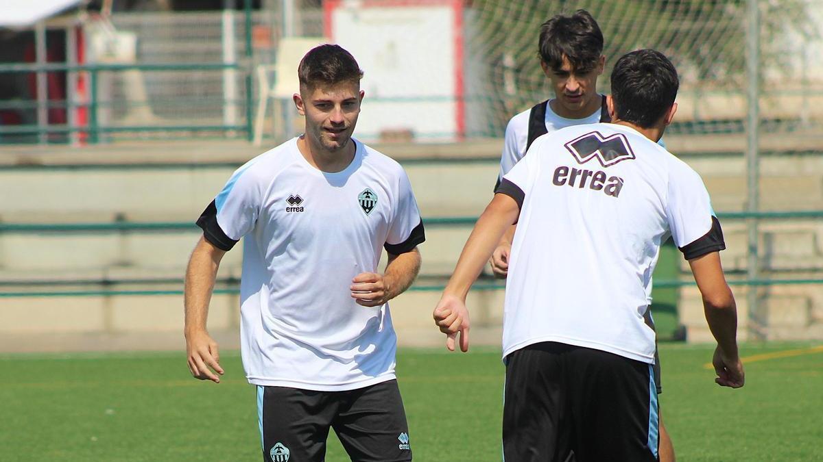 Carlos Segura, en un entrenamiento del Castellón B en Gaetà Huguet.