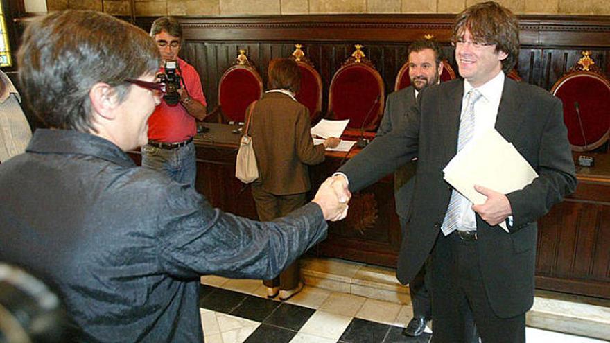 Pagans i Puigdemont en l&#039;acte de constitució de l&#039;Ajuntament, el 2007.