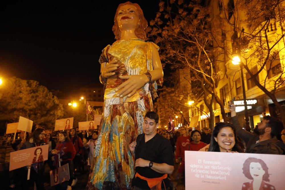 Masiva manifestación en el Día de la Mujer en València