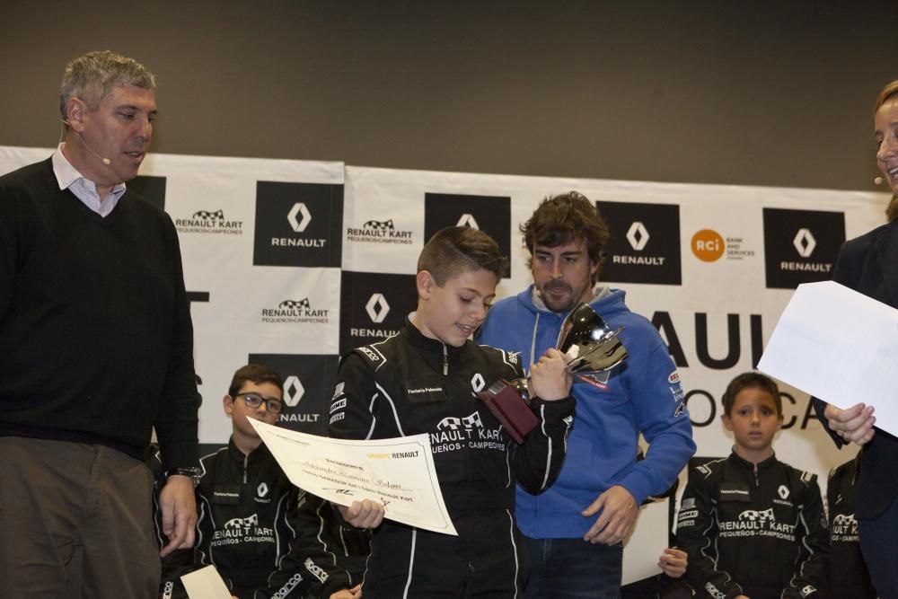 Fernando Alonso entrega los premios Reanult Kart