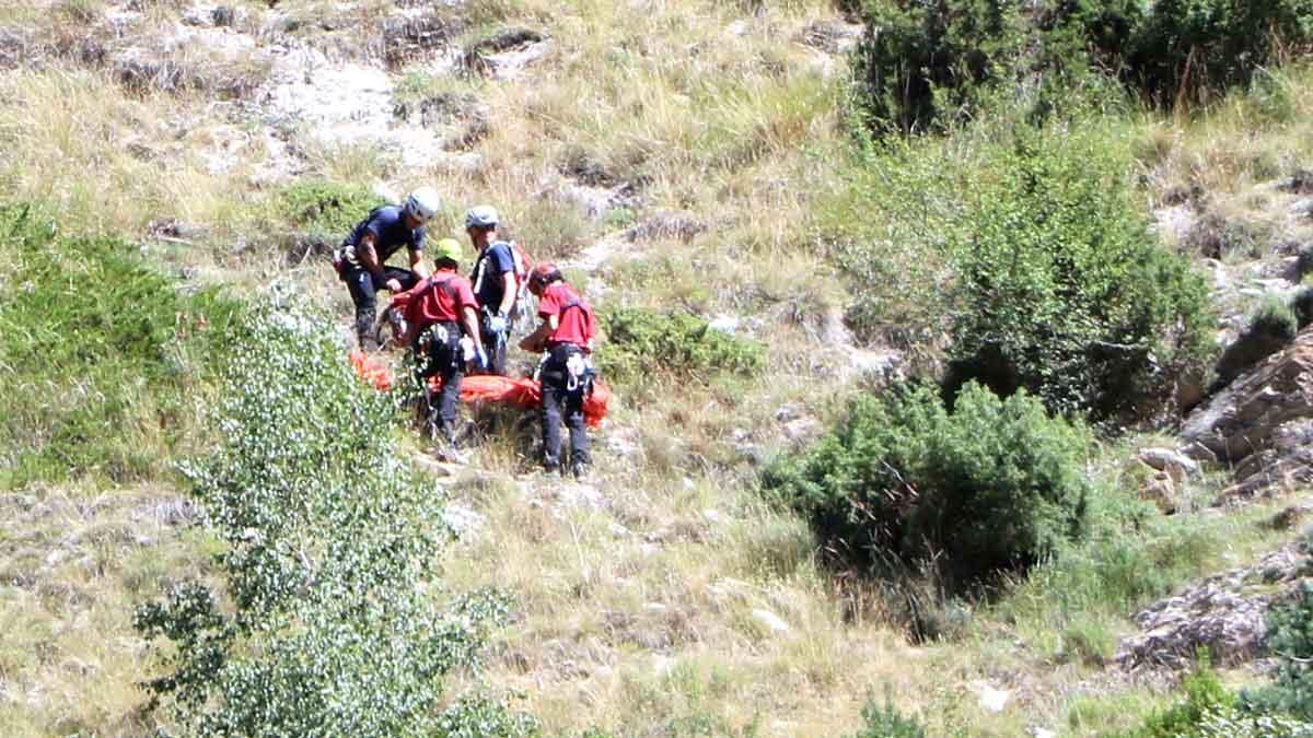 Rescate del cuerpo del joven muerto en la montaña, cerca de Espot