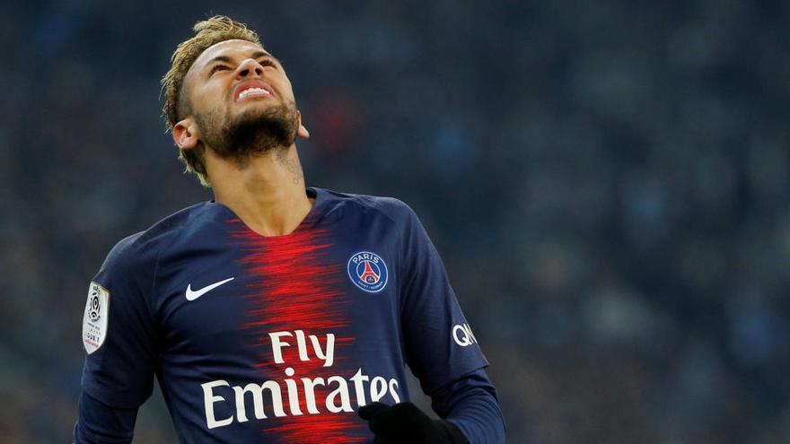 Neymar, durante un partido con el PSG. // Jean-Paul Pelissier